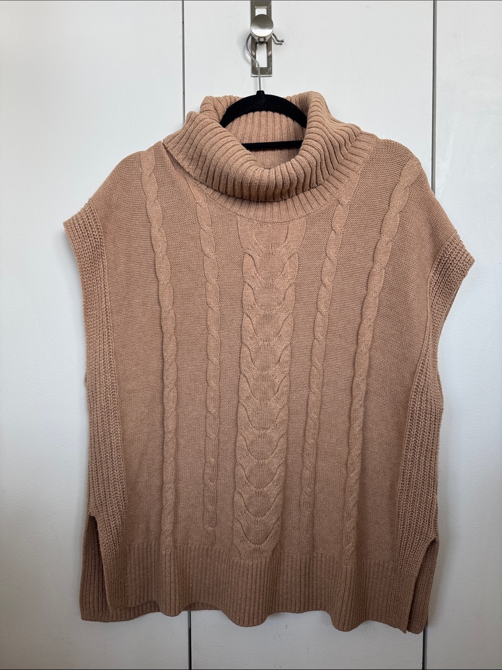 Banana Republic Turtleneck Cable Knit Sleeveless Sweater